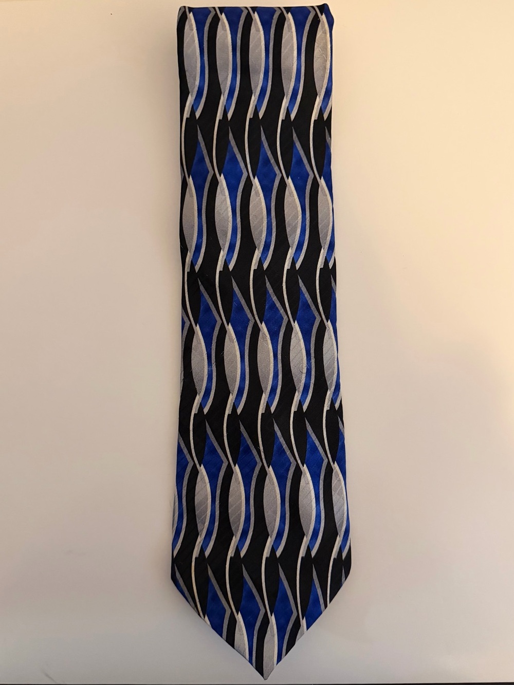 J. Ferrar Men's 100% Silk Blue Black Silver Gray Geometric Necktie Tie
